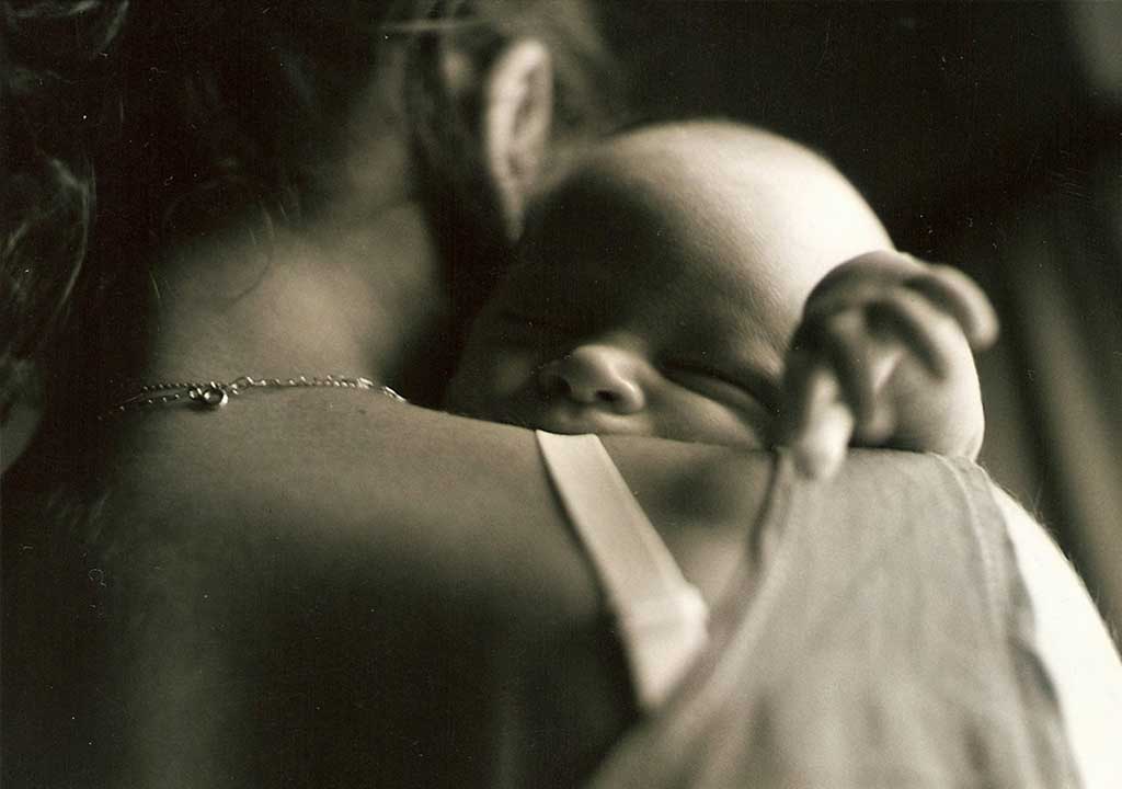 Creating a Cozy Nursing Corner: Pillows, Covers, and Organization Tips